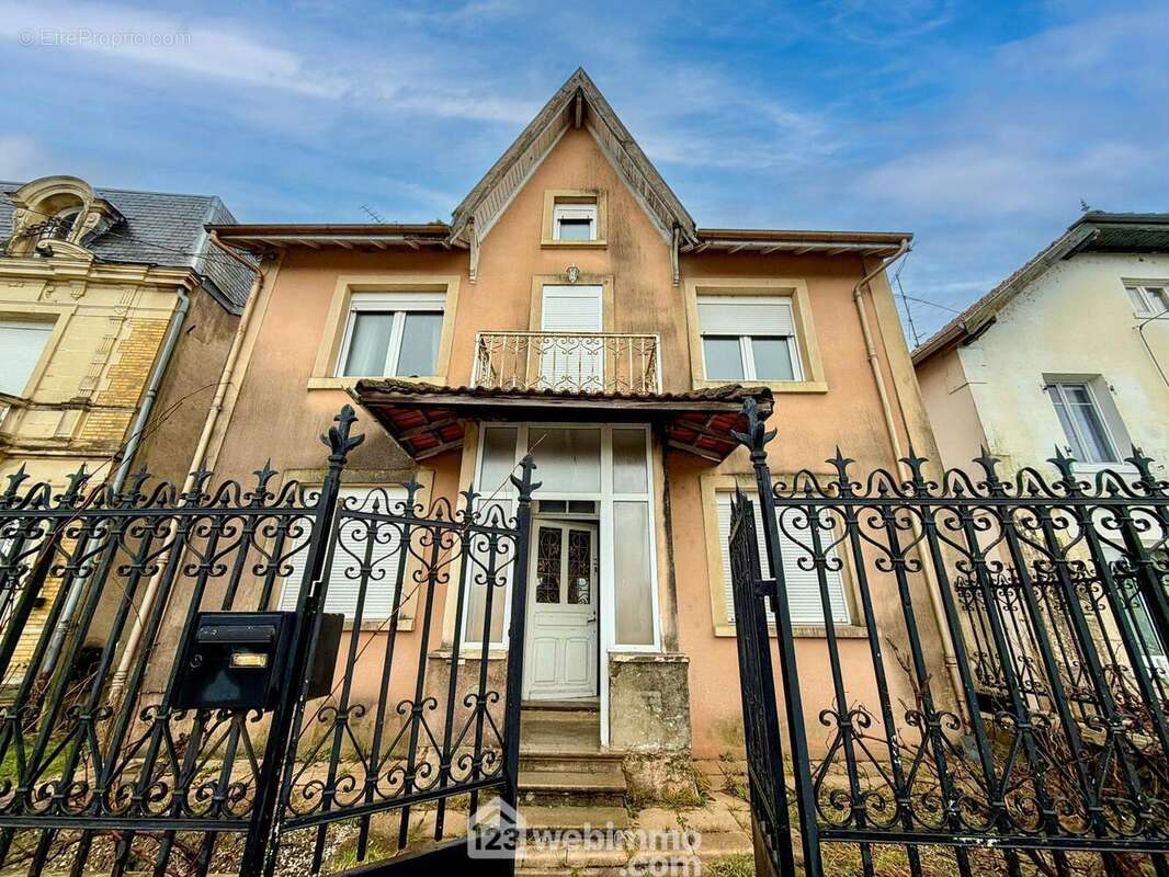 Façade avant - Maison à DOULCON