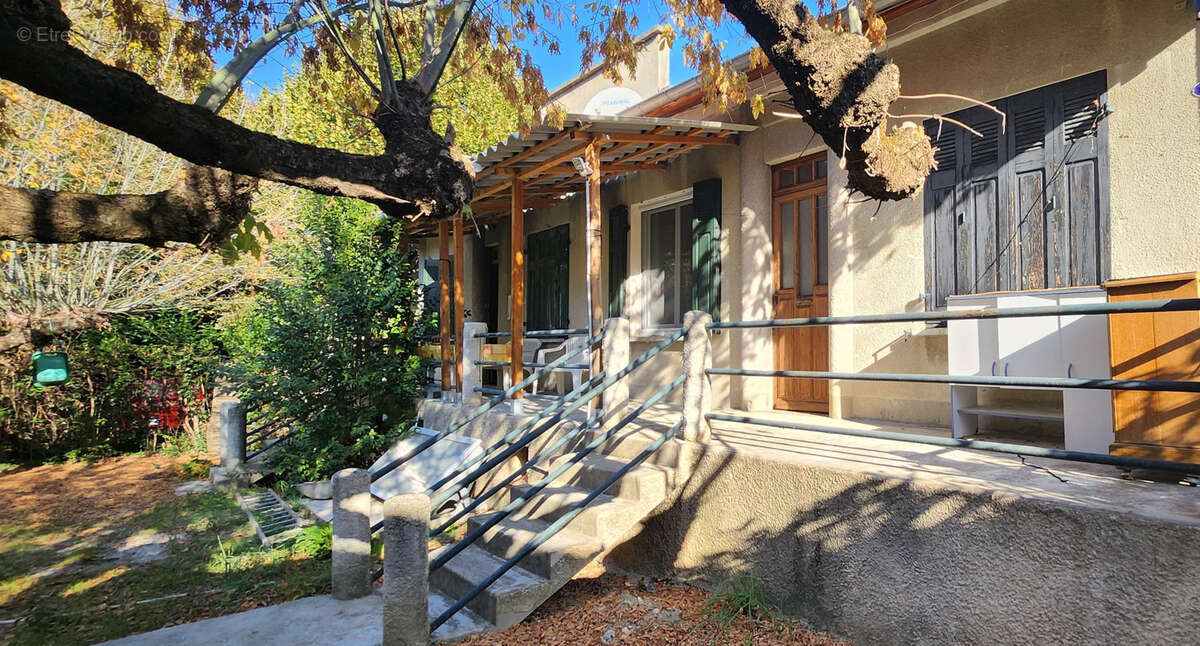Maison à LES MEES