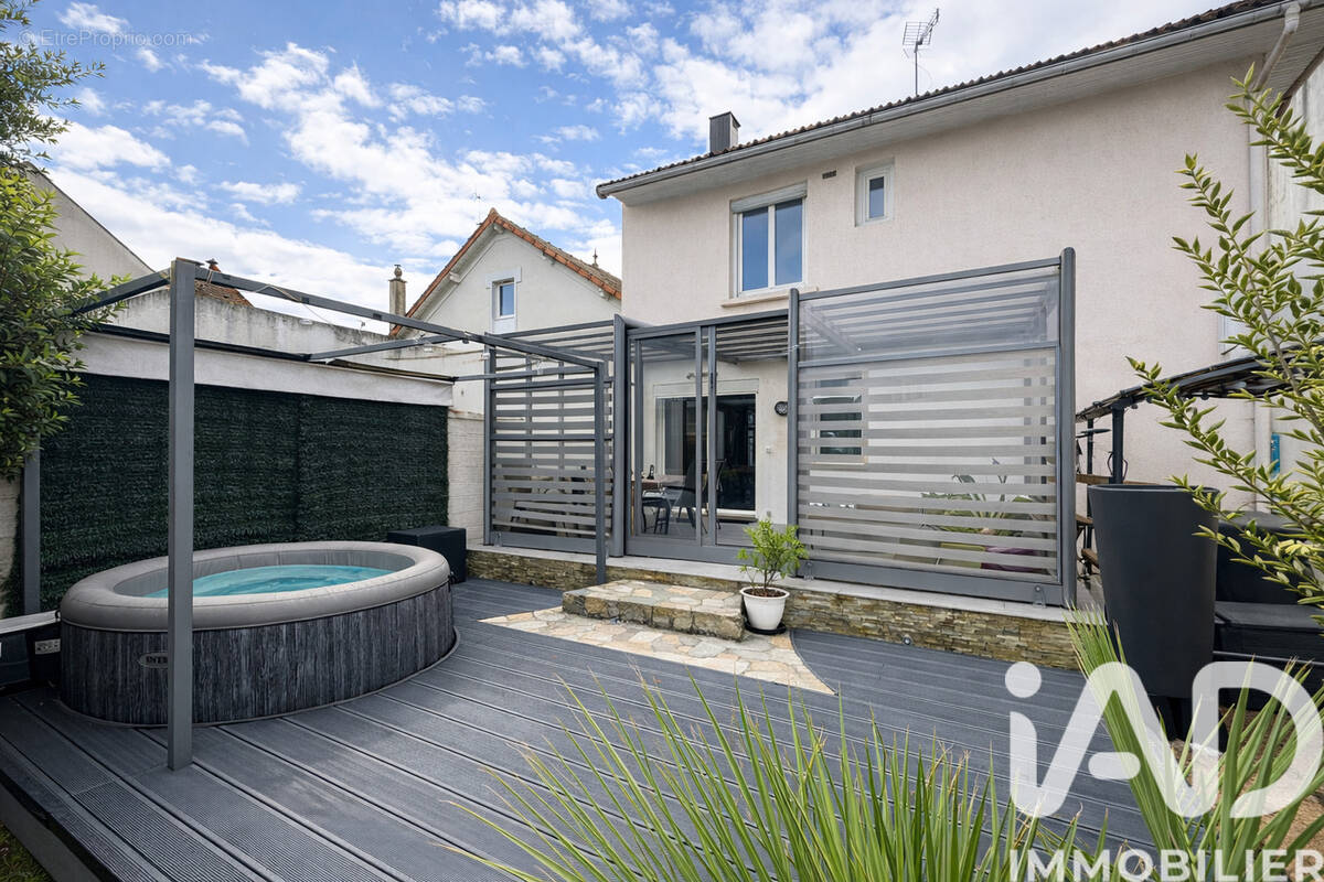 Photo 1 - Maison à SAINTE-GENEVIEVE-DES-BOIS