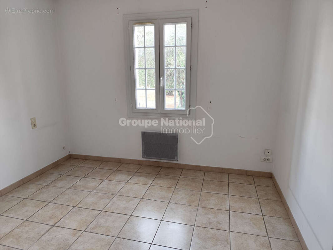 Maison à CAMARET-SUR-AIGUES