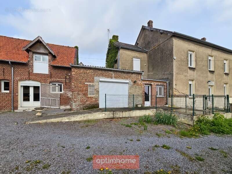 Maison à CROISILLES
