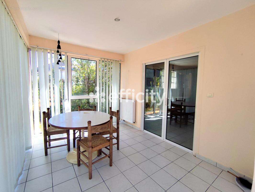 Maison 102 m² à Baignes-Sainte-Radegonde  - photo 14