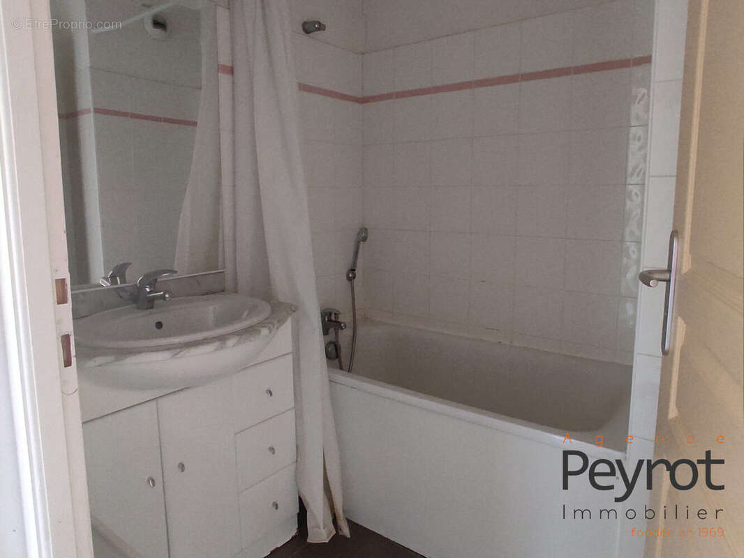Appartement 38 m² à Les Angles  - photo 5