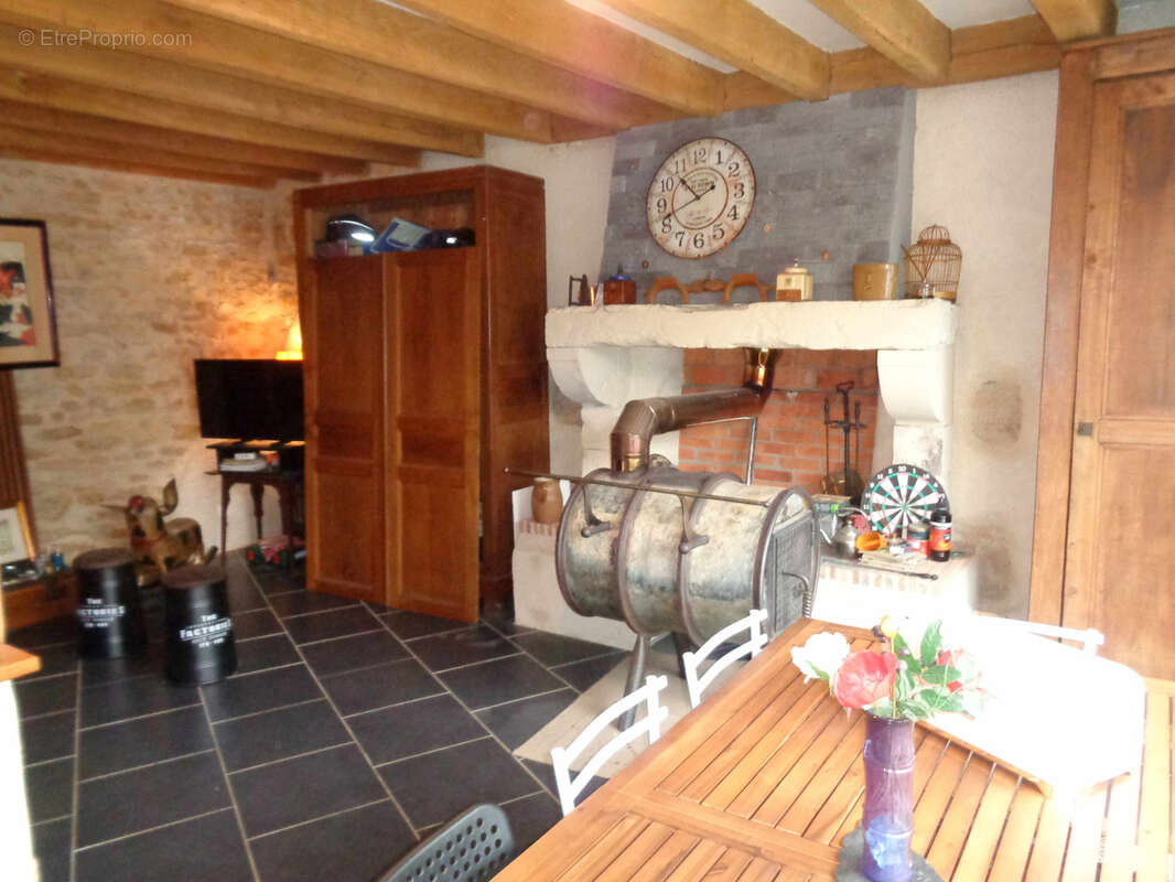 Maison à MONTIGNY-AUX-AMOGNES