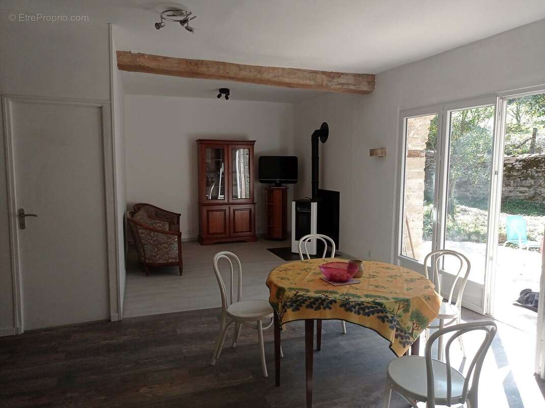 Maison à MONTIGNY-MONTFORT