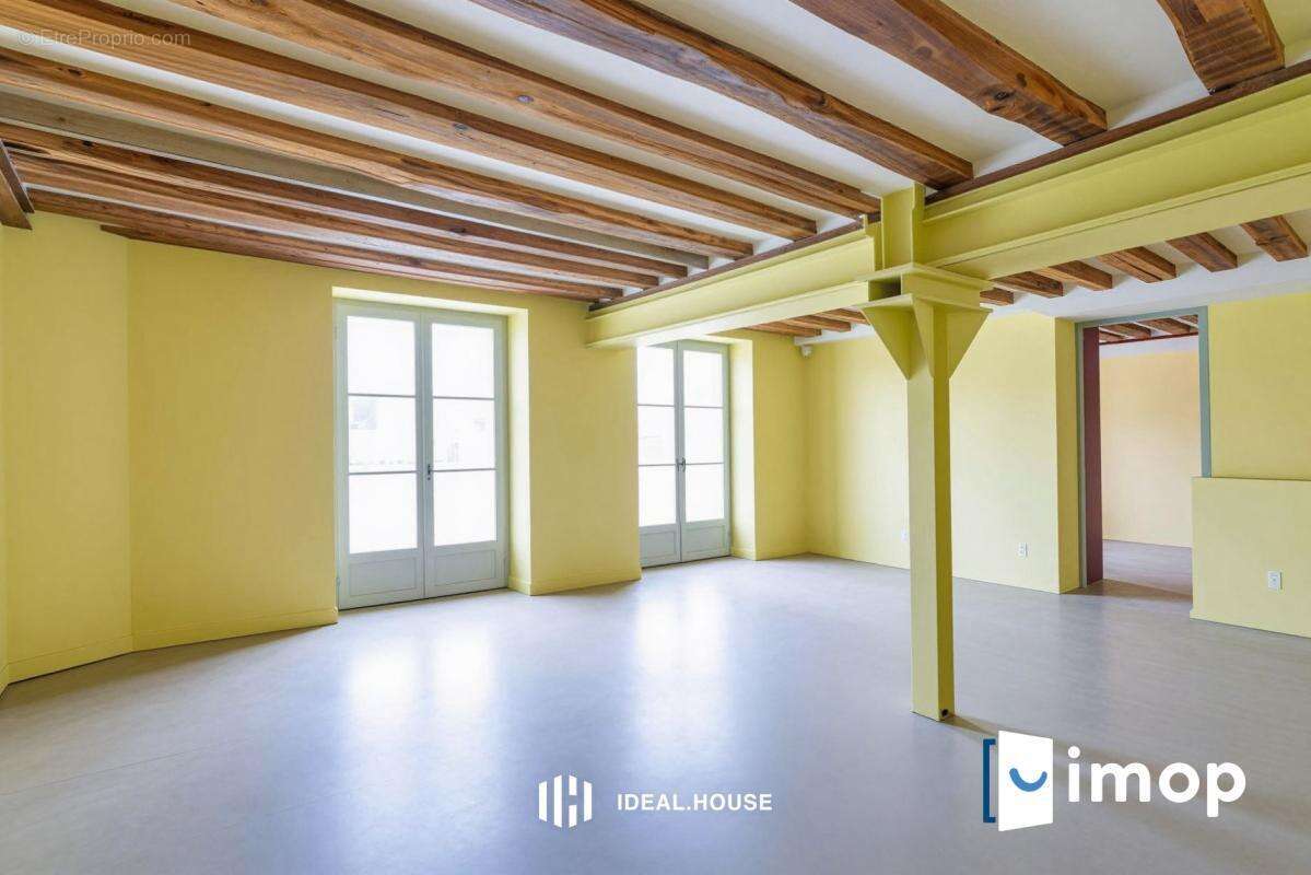 Appartement à PARIS-3E
