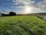 Terrain à BUZET-SUR-BAISE