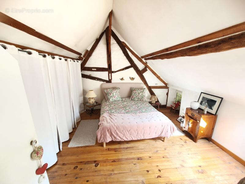 Maison à VALLANGOUJARD