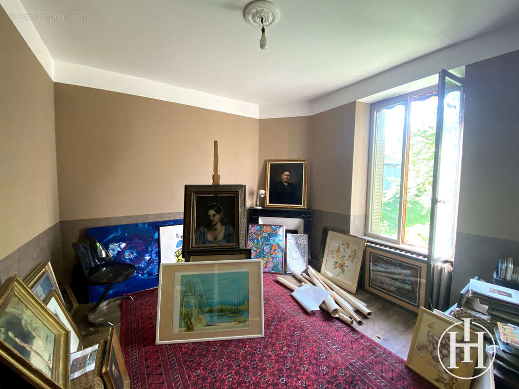 Maison à BRUERE-ALLICHAMPS