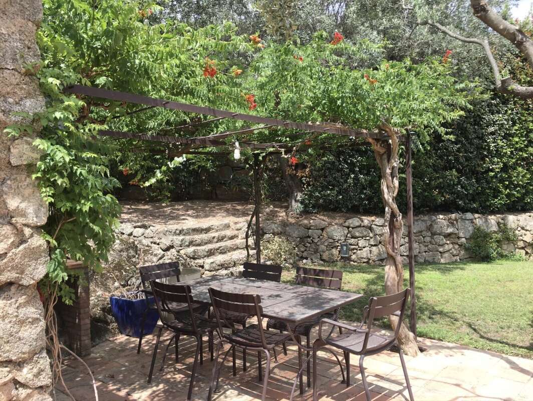 Maison à PLAN-DE-LA-TOUR