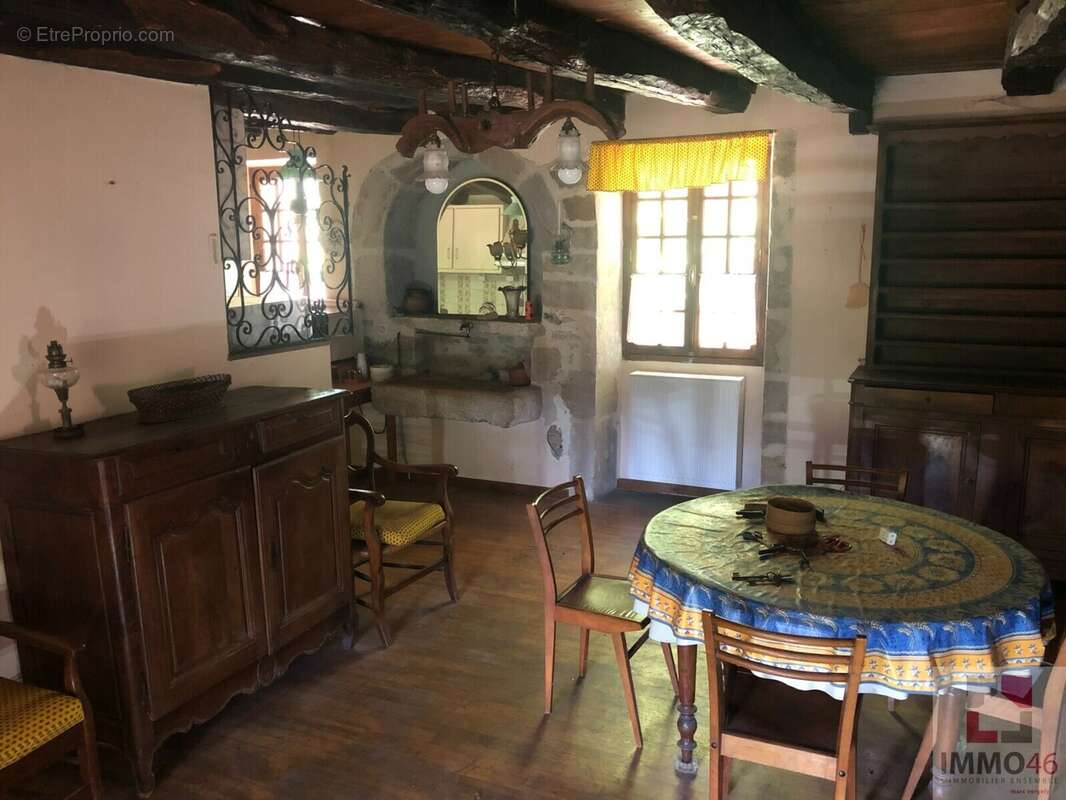 Maison à RUEYRES