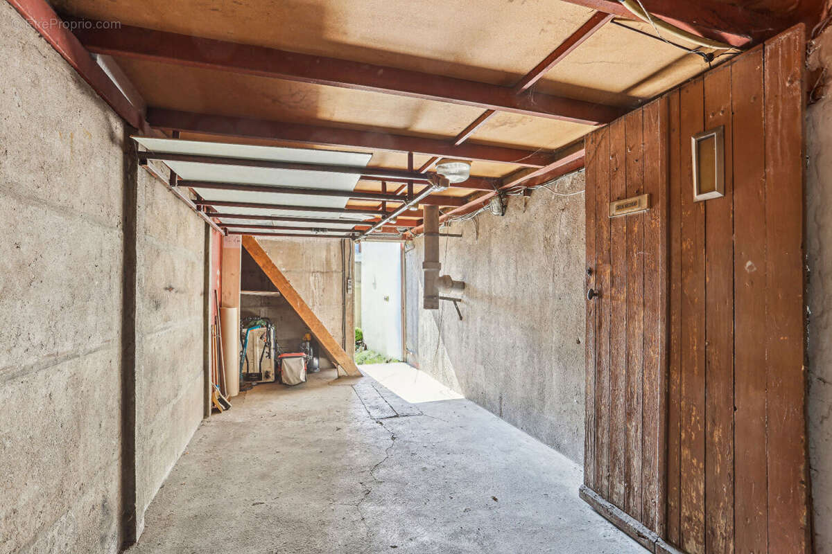 Commerce à ROMAINVILLE