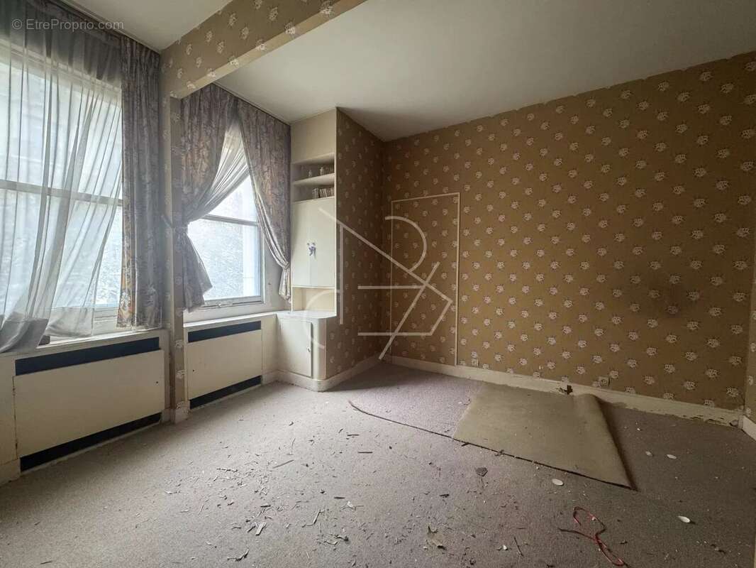 Appartement à PARIS-7E