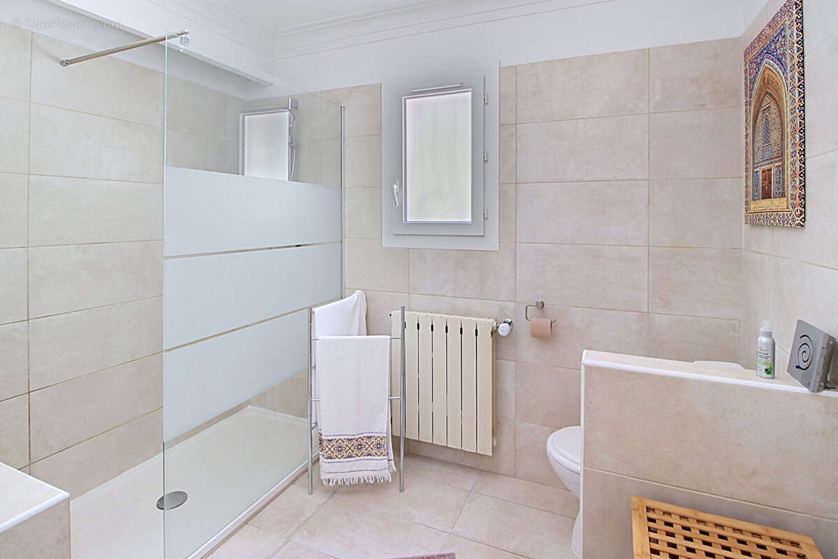 A VENDRE EN EXCLUSIVITE! Maison de plain-pied avec piscine et studio indépendant. - photo 9