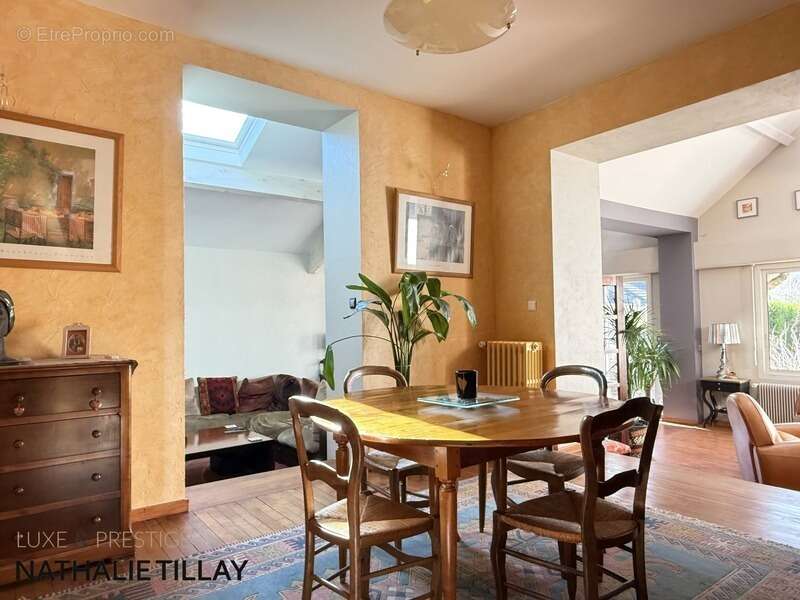 Maison à FLEURY-LES-AUBRAIS