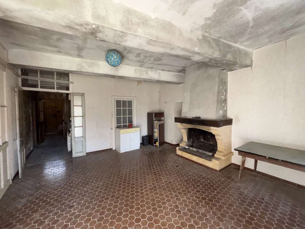 Appartement à VILLEMOUSTAUSSOU