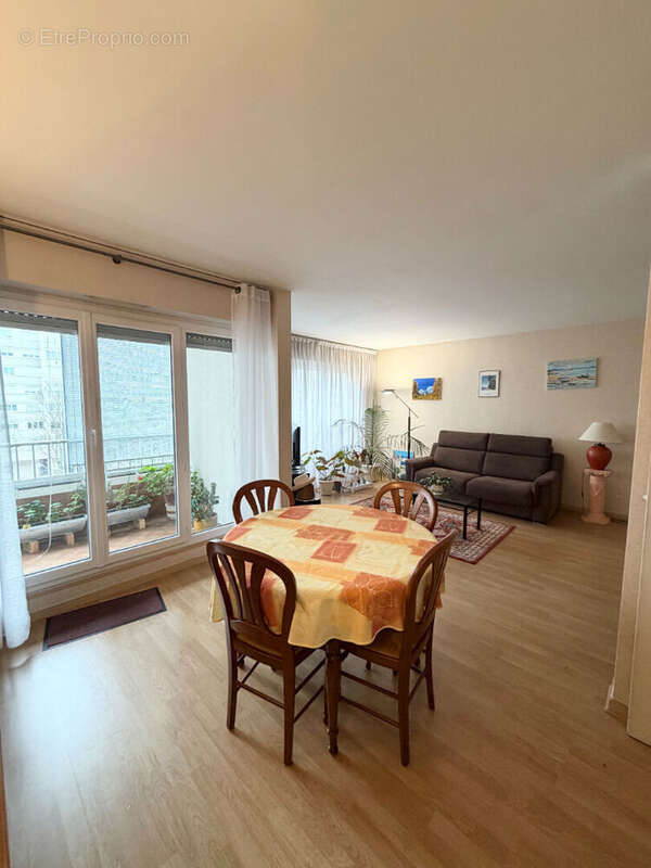 Appartement à SAINT-GRATIEN