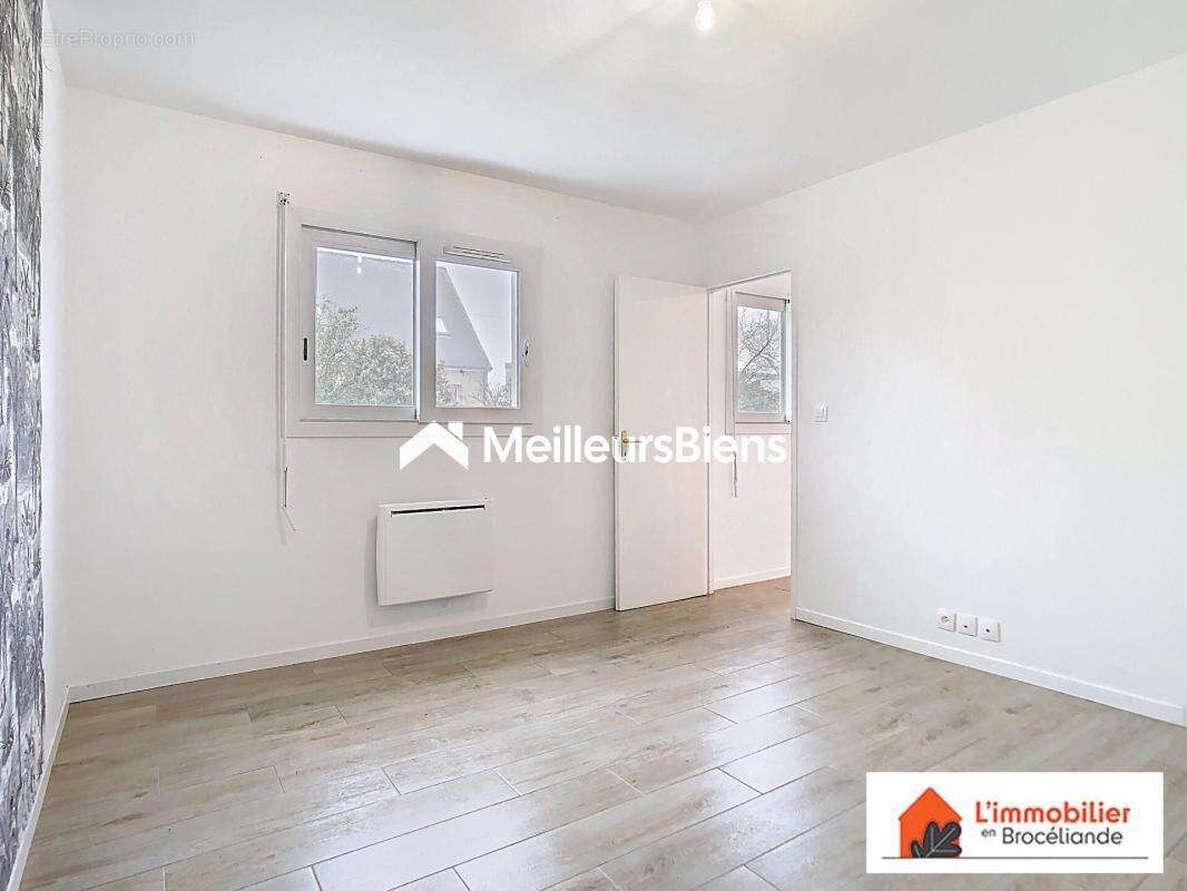 Maison à MAURE-DE-BRETAGNE