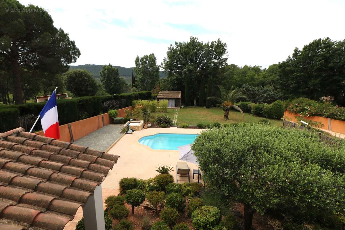 Maison à BAGNOLS-EN-FORET