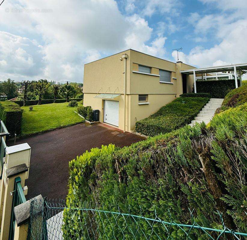 Maison d'architecte /magnifique terrain /vue dégagée/15 Minutes CHU - photo 2