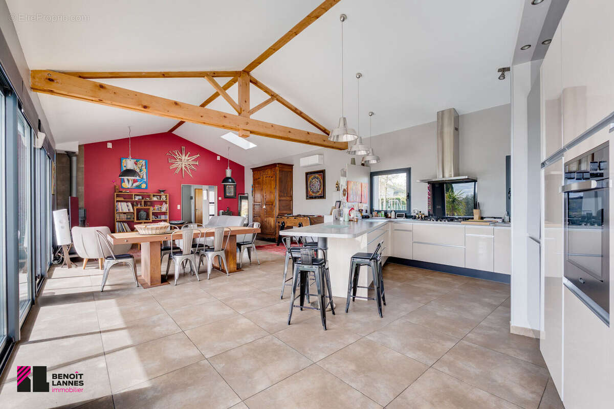 Maison 195 m² à Saint-Orens-De-Gameville  - photo 4