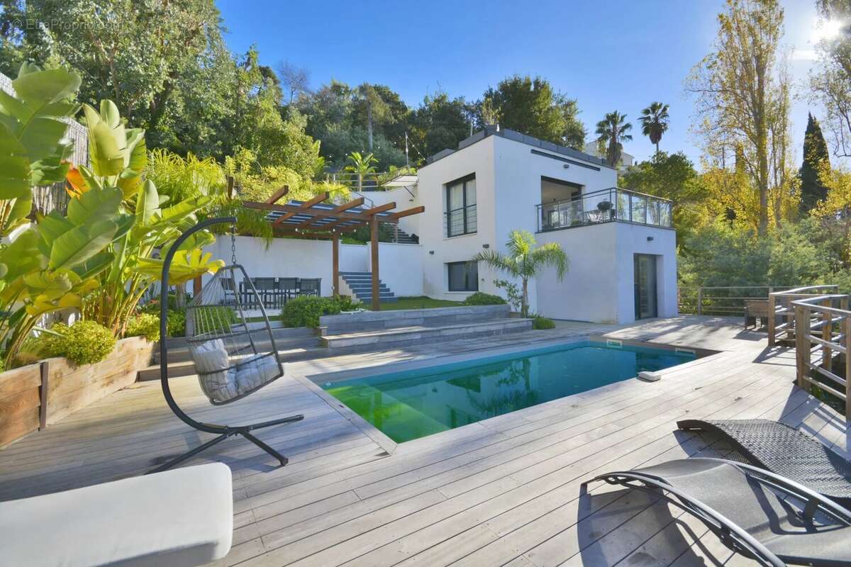Maison à VALLAURIS