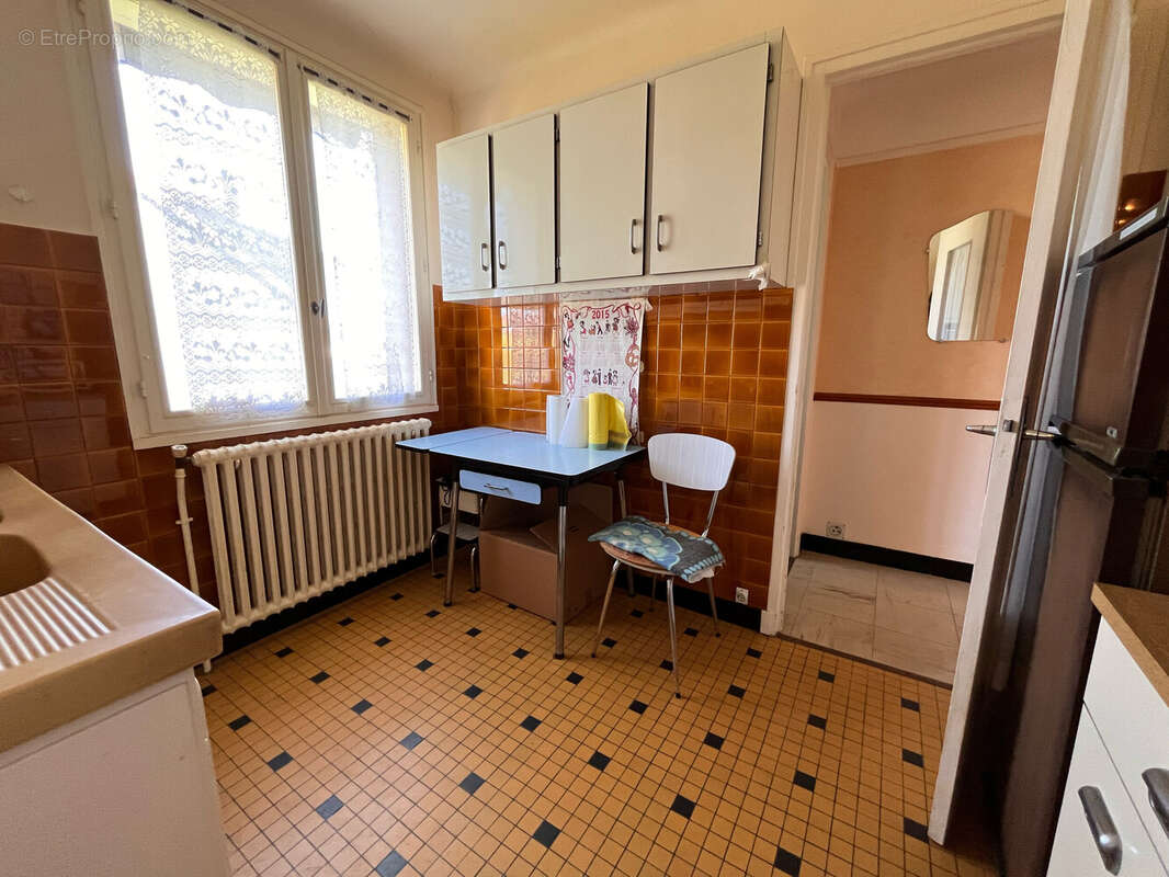 Maison à LES CLAYES-SOUS-BOIS