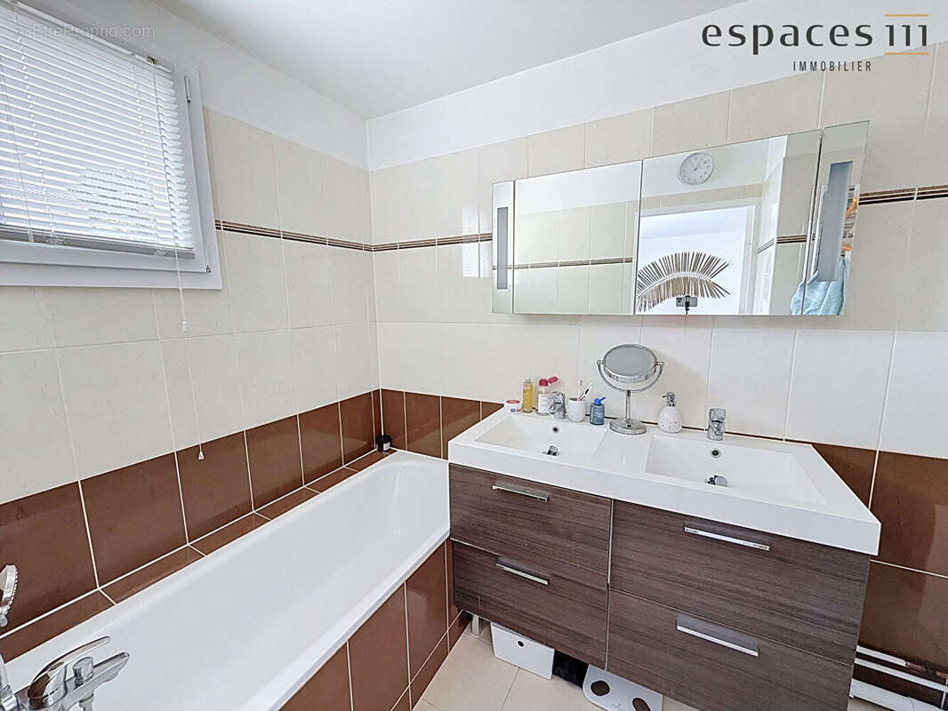 Maison Montigny Le Bretonneux 5 pièce(s) 105 m2 - photo 8