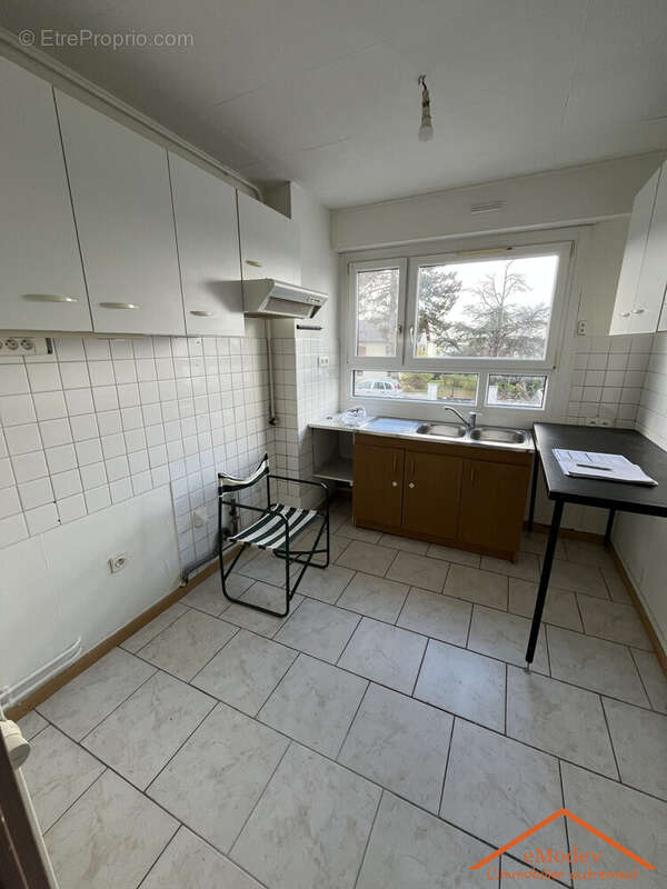 Cuisine non équipée - Appartement à GOLBEY