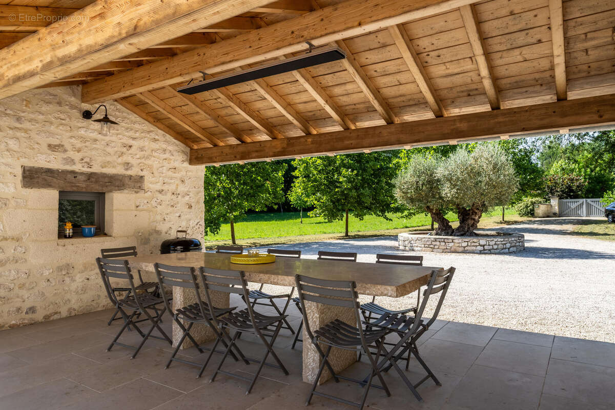 Maison à CASTELNAU-MONTRATIER