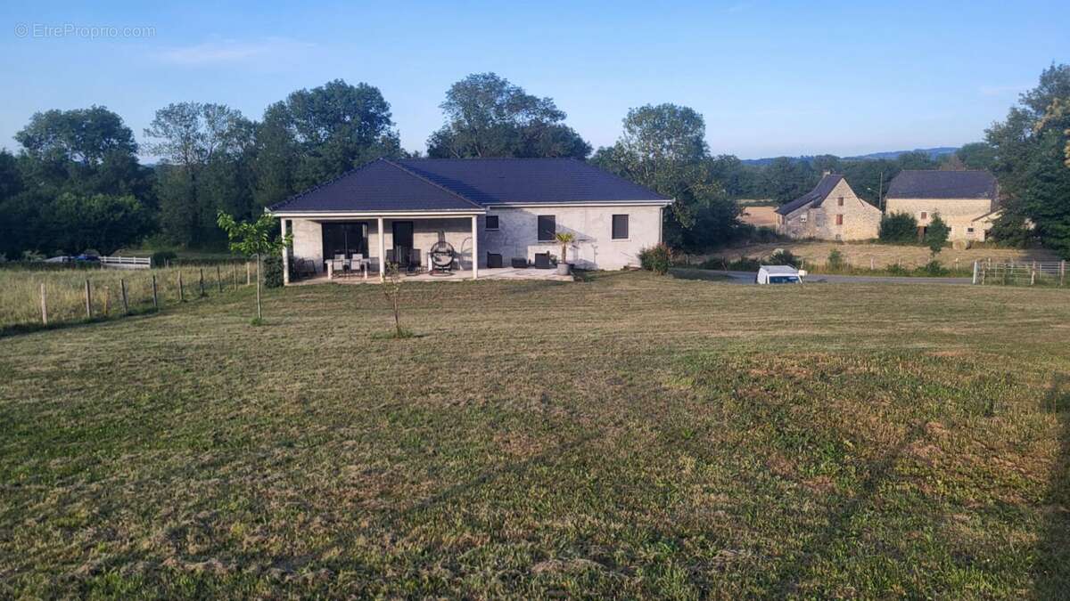 Maison Roussennac 5 pièce(s) 146 m2 - photo 2