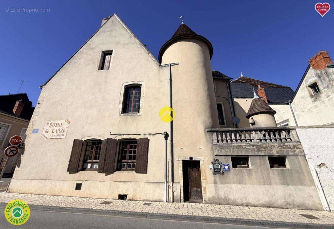 Maison à SAINT-AMAND-MONTROND