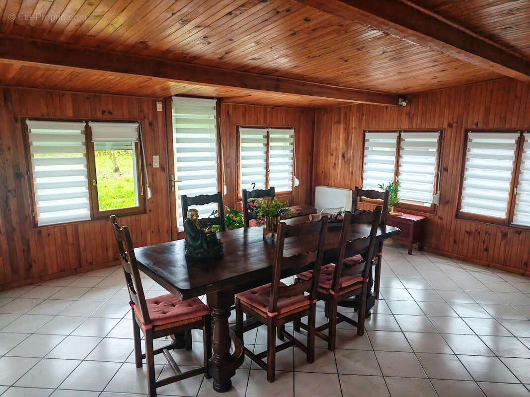 Maison à CHENICOURT