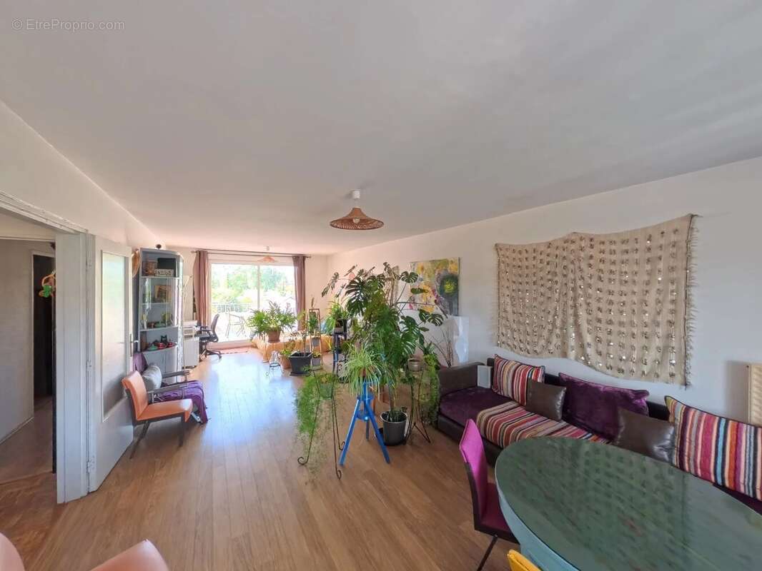 Appartement à RAMONVILLE-SAINT-AGNE