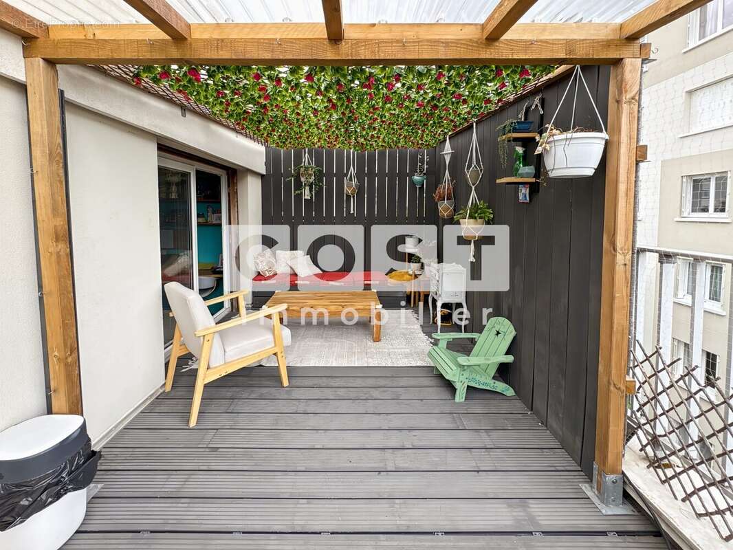 Appartement à COURBEVOIE