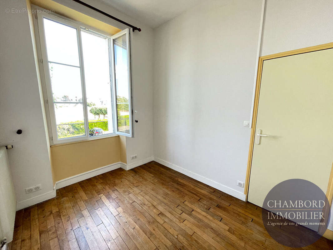 BLOIS  rue Franciade  - Appartement de caractère 124 m² avec parking - photo 7