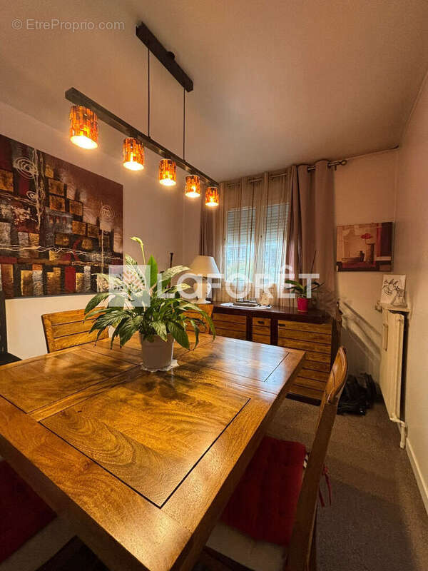 Appartement à LAMORLAYE