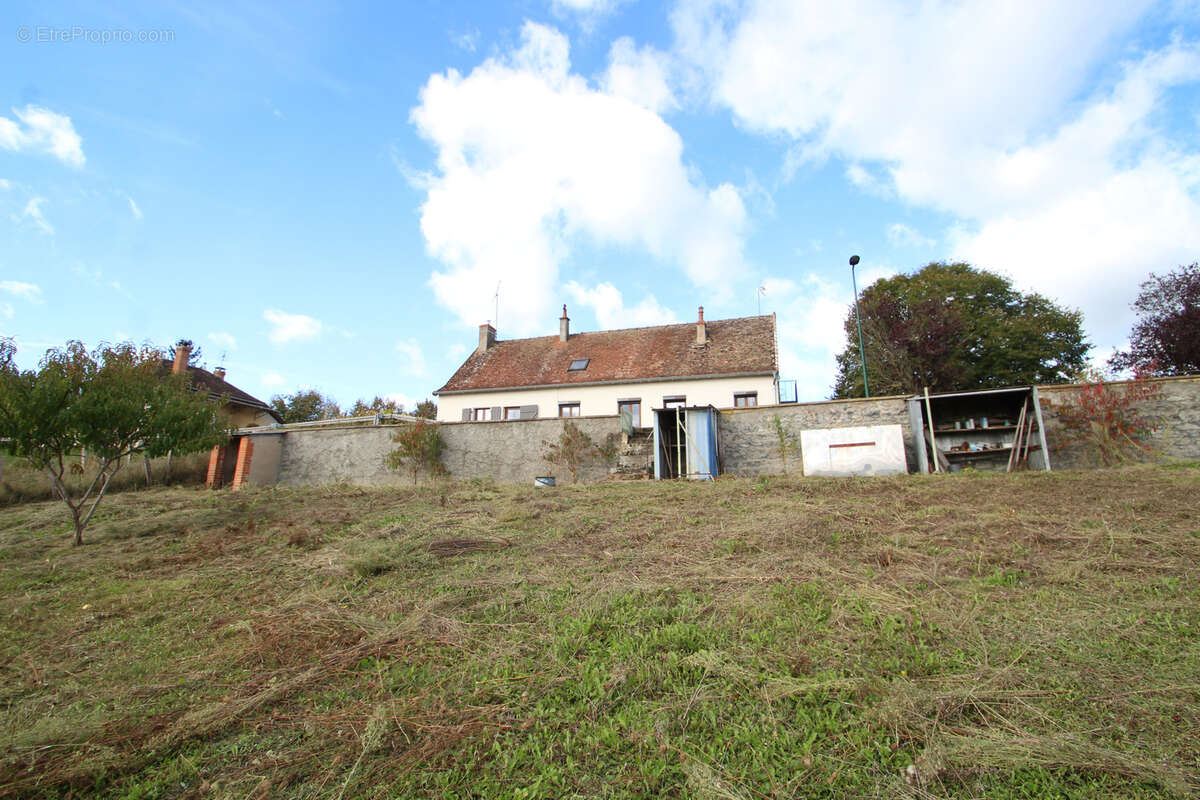 Maison à AVRILLY