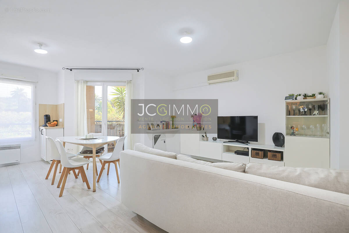 Appartement à HYERES