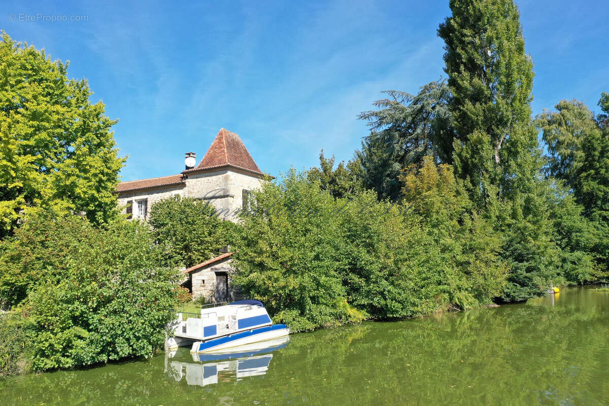 Maison à SAINT-ESTEPHE