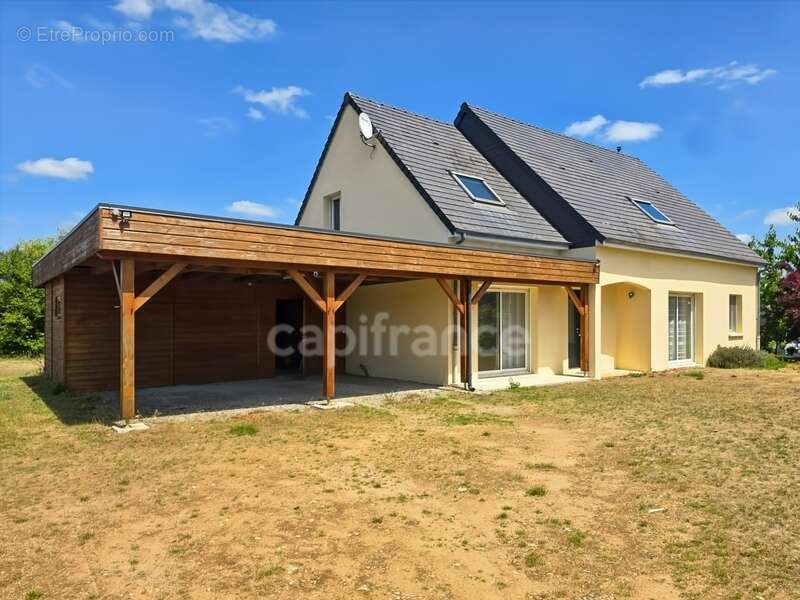 Maison à LOMBRON