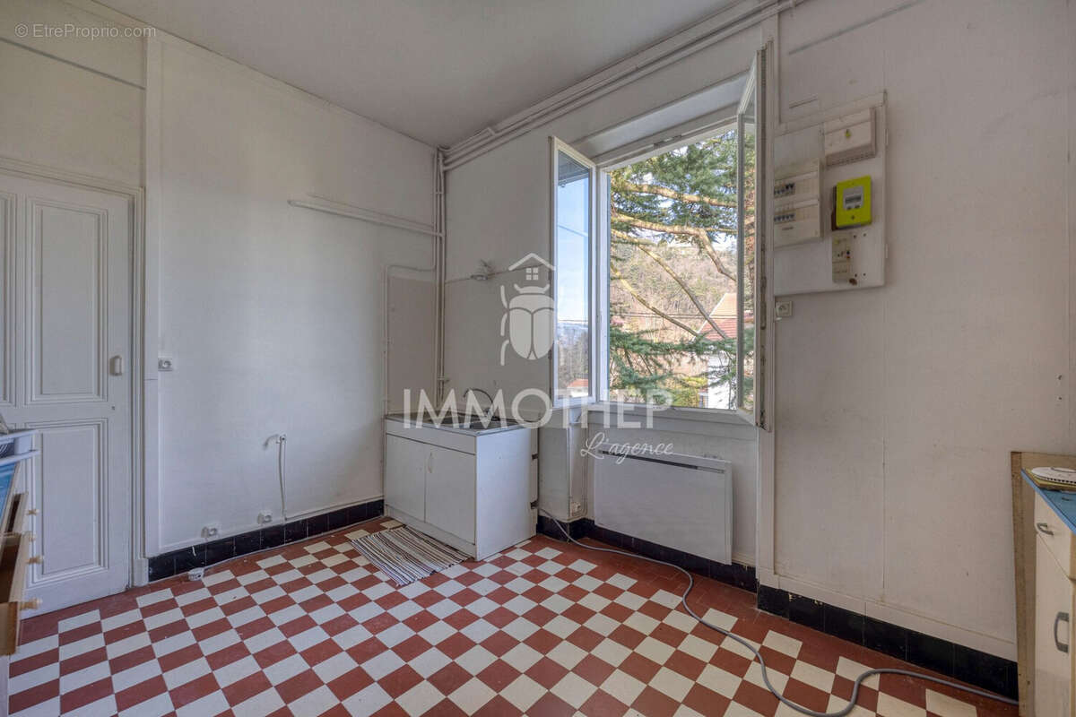 Maison 130 m² à Corenc  - photo 3