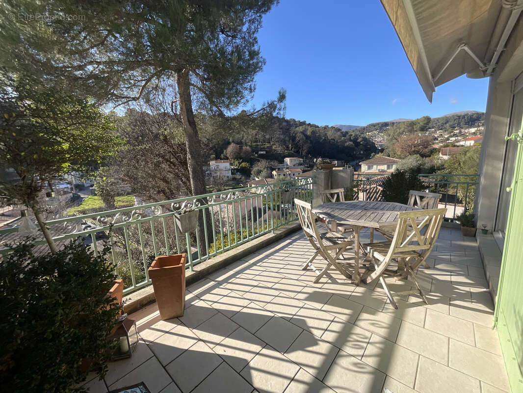 Appartement à LA COLLE-SUR-LOUP