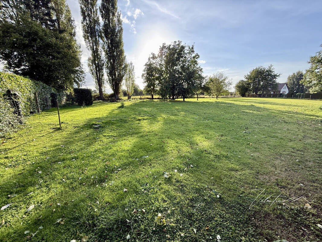 Terrain à PONT-L&#039;EVEQUE