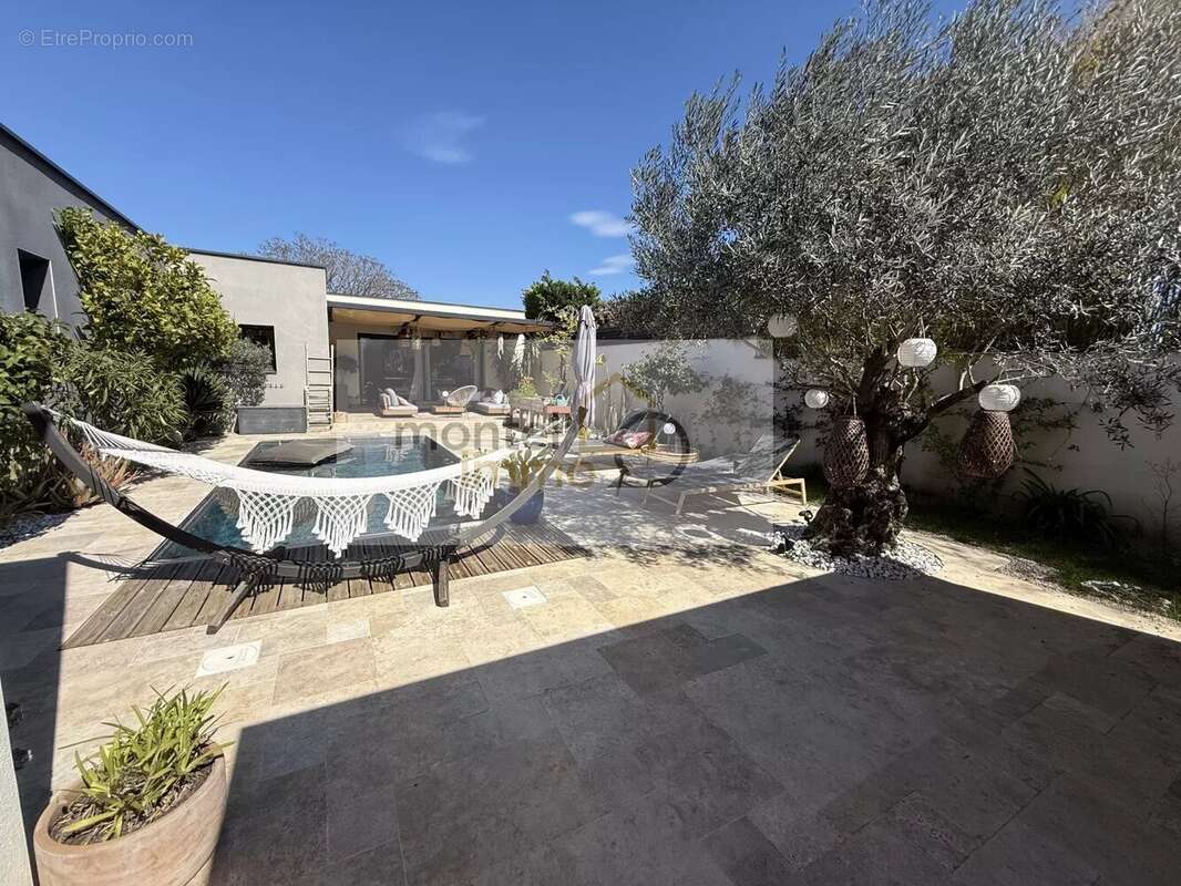 Maison à MONTELIMAR