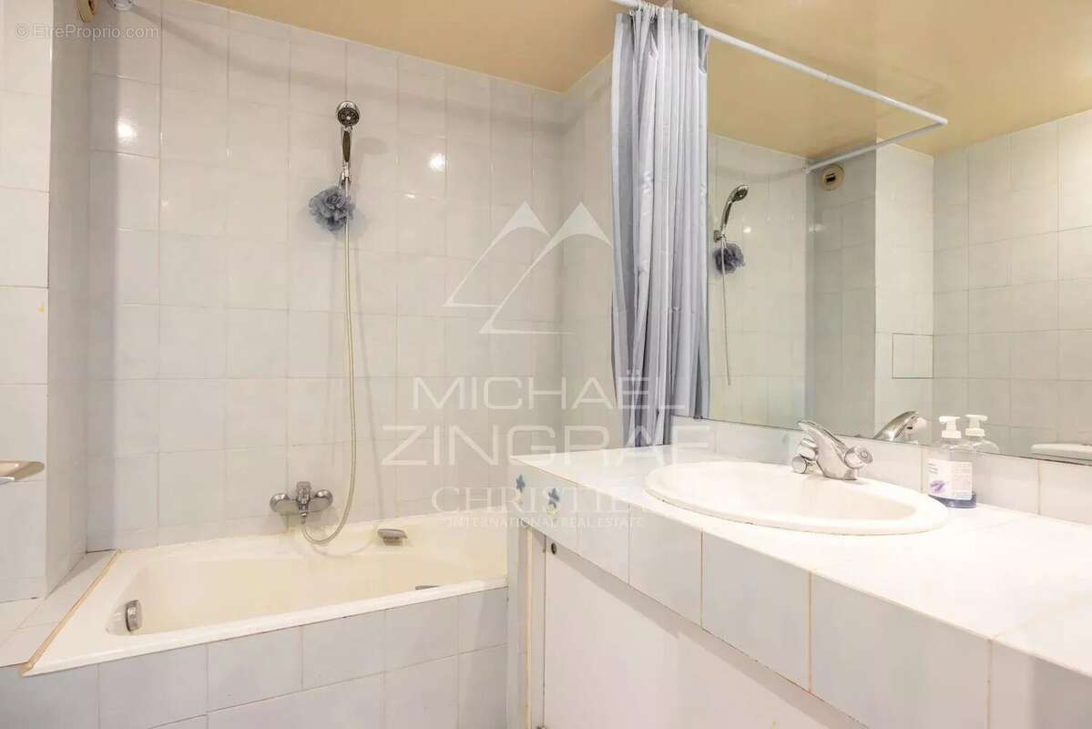 Appartement à VALLAURIS