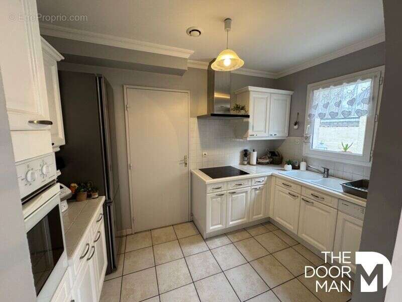 Maison à LE PERRAY-EN-YVELINES