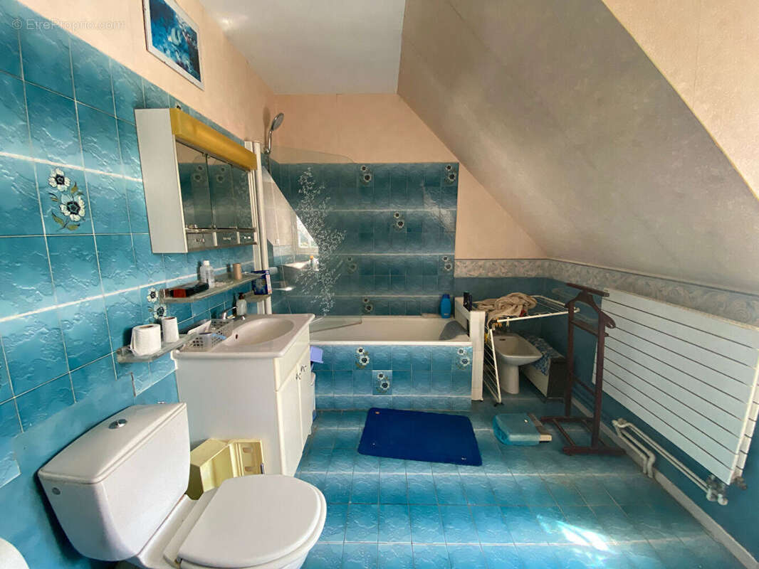 Maison à LES CLAYES-SOUS-BOIS