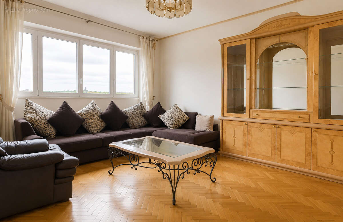 Appartement à COURBEVOIE