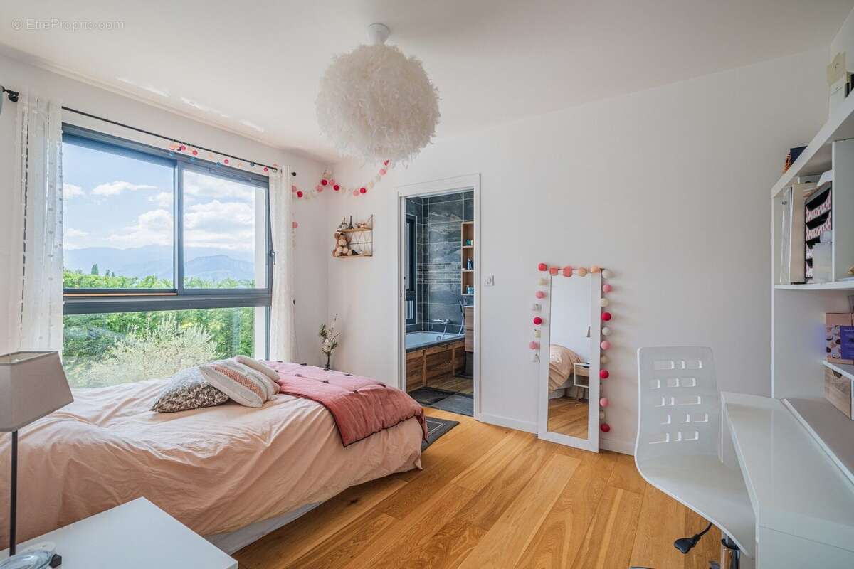 Maison à COUBLEVIE